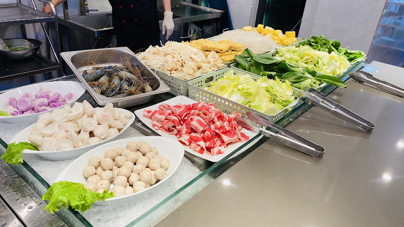 Buffet Poseidon Vincom Sky Lake Phạm Hùng