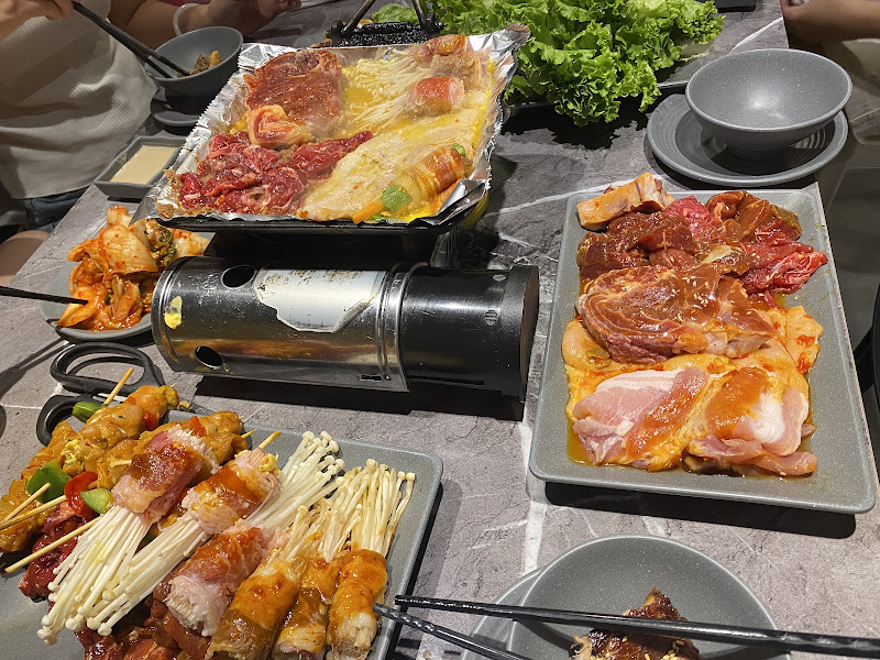 Chọn Quán Buffet Nướng Lẩu