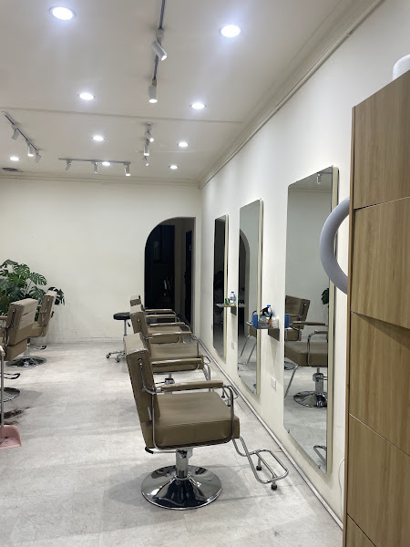 d hair studio
