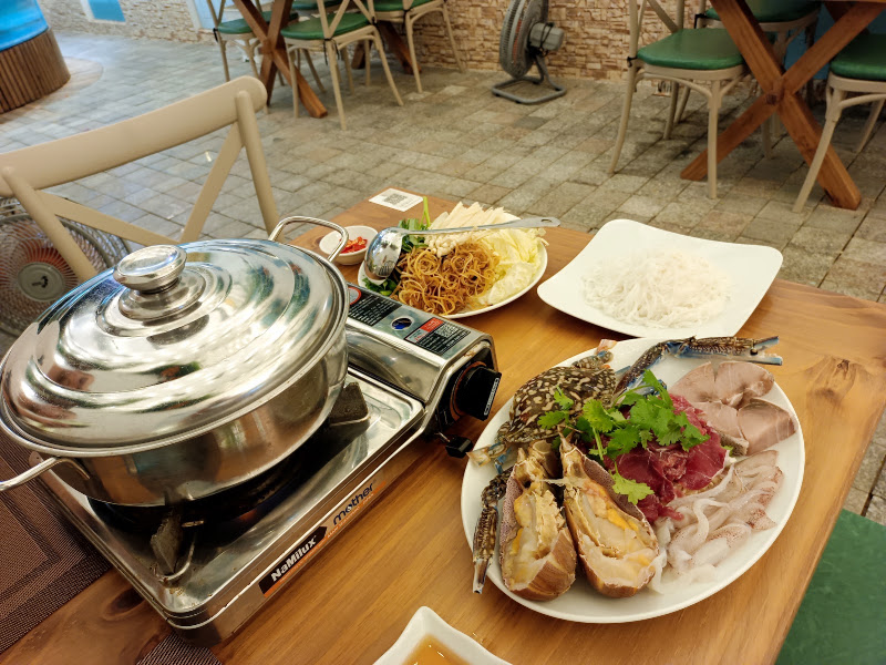 Nhà Hàng Bến Cảng - Seafood Restaurant