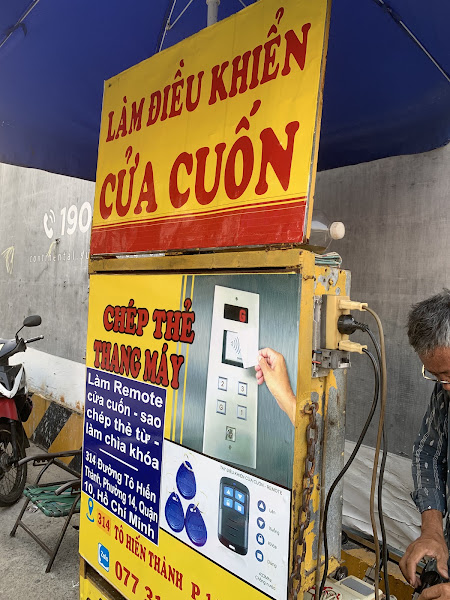 Sửa Khóa chú Tân - Làm Remote cửa cuốn - Sao chép thẻ từ thang máy