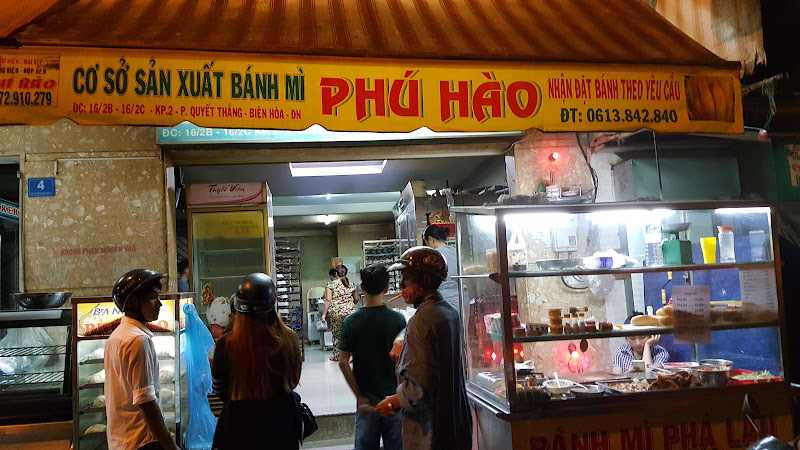 Tiệm Bánh Phú Hào